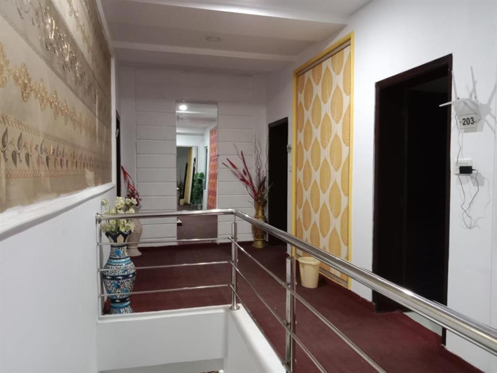 Helen One Hotel ラホール エクステリア 写真